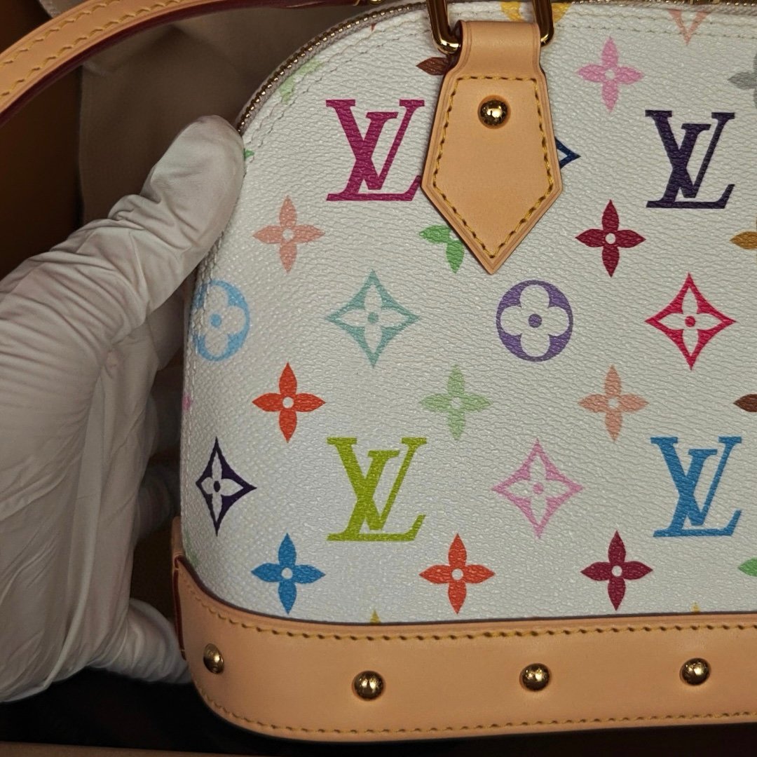 LV白三彩貝殼包實拍圖純手工定制奢品正品級原單定制開模 LV白三彩貝殼包實拍圖純手工定制奢品正品級原單定制開模