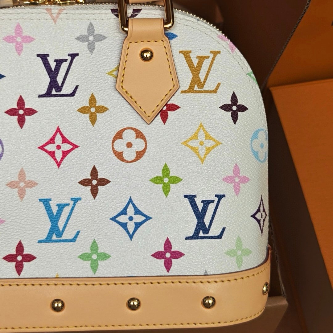 LV白三彩貝殼包實拍圖純手工定制奢品正品級原單定制開模 LV白三彩貝殼包實拍圖純手工定制奢品正品級原單定制開模