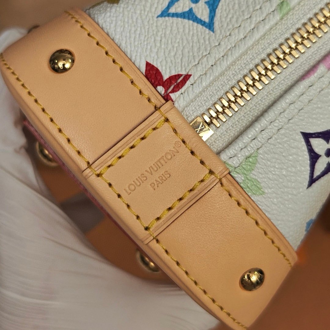 LV白三彩貝殼包實拍圖純手工定制奢品正品級原單定制開模 LV白三彩貝殼包實拍圖純手工定制奢品正品級原單定制開模