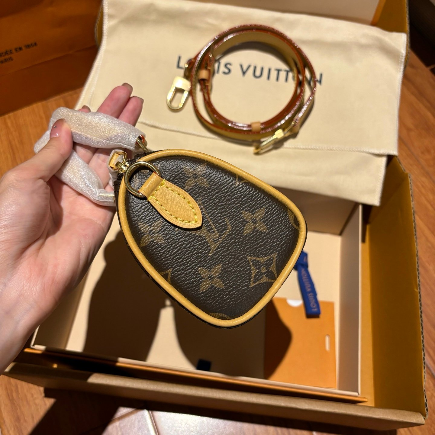 高仿LVlv 枕頭圓筒包NanoSpeedy手袋實拍圖純手工定制奢品正品級原單定制開模 高仿LVlv 枕頭圓筒包NanoSpeedy手袋實拍圖純手工定制奢品正品級原單定制開模