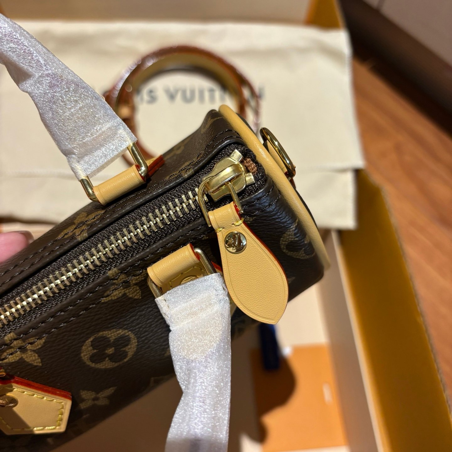 高仿LVlv 枕頭圓筒包NanoSpeedy手袋實拍圖純手工定制奢品正品級原單定制開模 高仿LVlv 枕頭圓筒包NanoSpeedy手袋實拍圖純手工定制奢品正品級原單定制開模