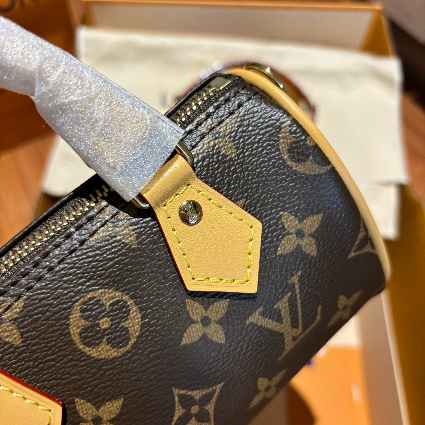 高仿LVlv 枕頭圓筒包NanoSpeedy手袋實拍圖純手工定制奢品正品級原單定制開模 高仿LVlv 枕頭圓筒包NanoSpeedy手袋實拍圖純手工定制奢品正品級原單定制開模