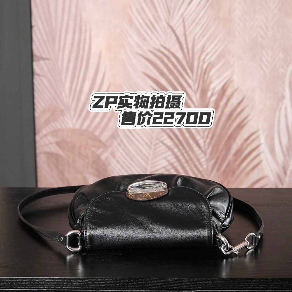 M12192(163C01)𝐒𝐔𝐍𝐒𝐄𝐓 𝐕𝐈𝐁𝐄晶片跳動碼元寶包系列 18.0 X 3.0 X 27.0厘米 20 𝐒𝐔𝐍𝐒𝐄𝐓 𝐕𝐈𝐁𝐄晶片跳动码元宝包系列实拍图纯手工定制奢品正品高仿LVlv