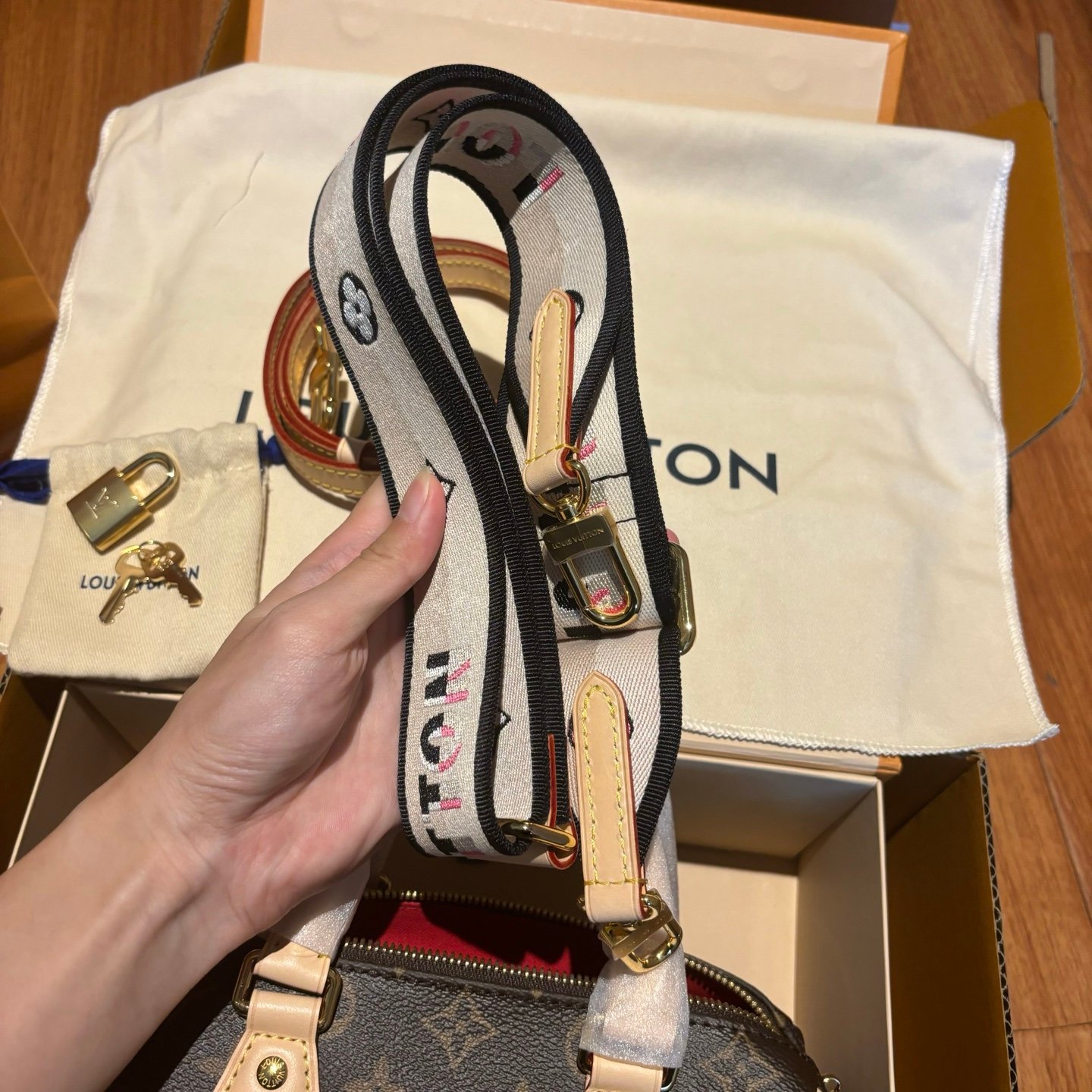 M46234(163C01) 經典老花枕頭包 SPEEDY 20 手袋 (配肩帶)20 × 13 × 12 厘米(長度 × 高 × 寬) 14 IMG 4027