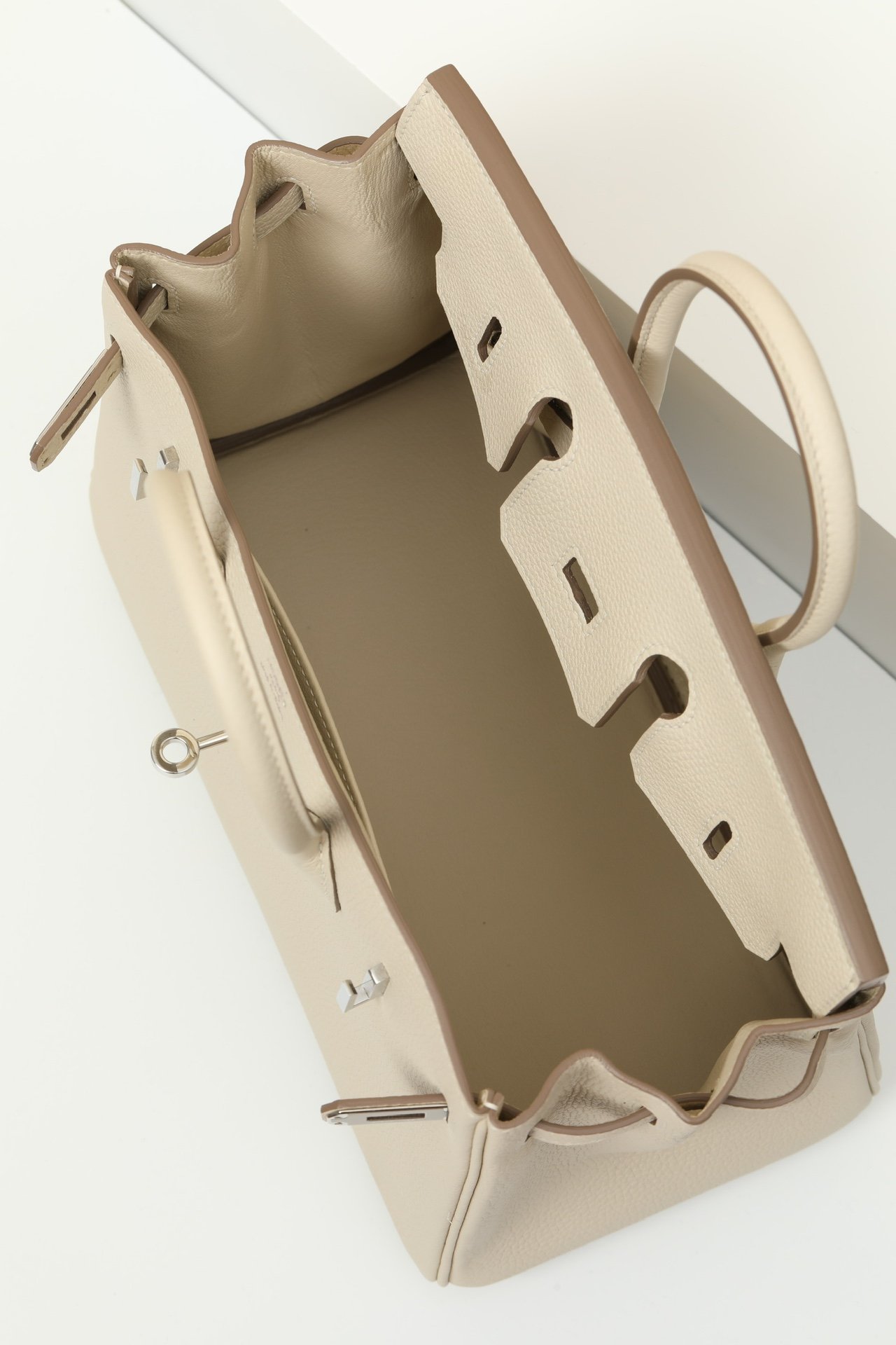 Birkin 25鉑金包 CC10奶昔白 銀扣 togo皮 4 IMG 9796