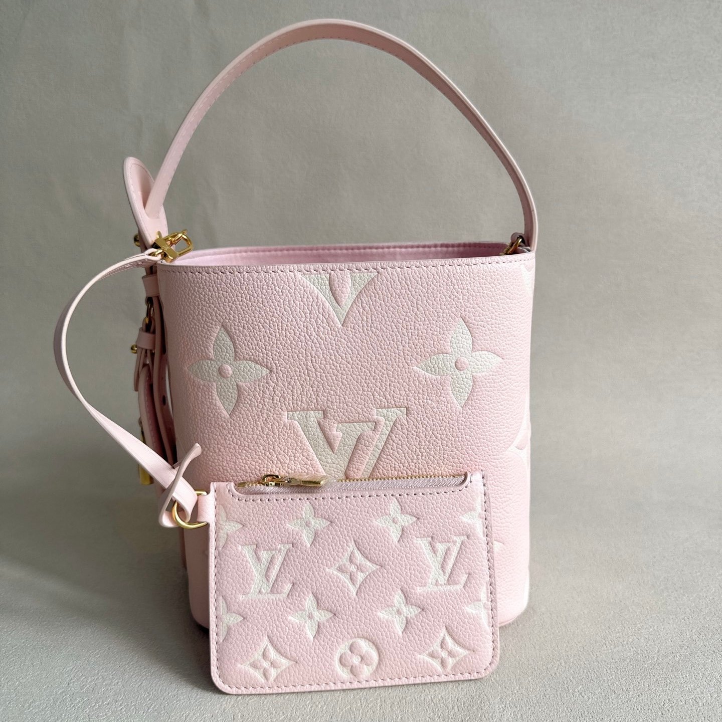 LV AIIIN 高版本M14356(163C01) 粉色ALL IN BB 手袋菜篮子 LV AIIIN 高版本M14356(163C01) 粉色ALL IN BB 手袋菜篮子