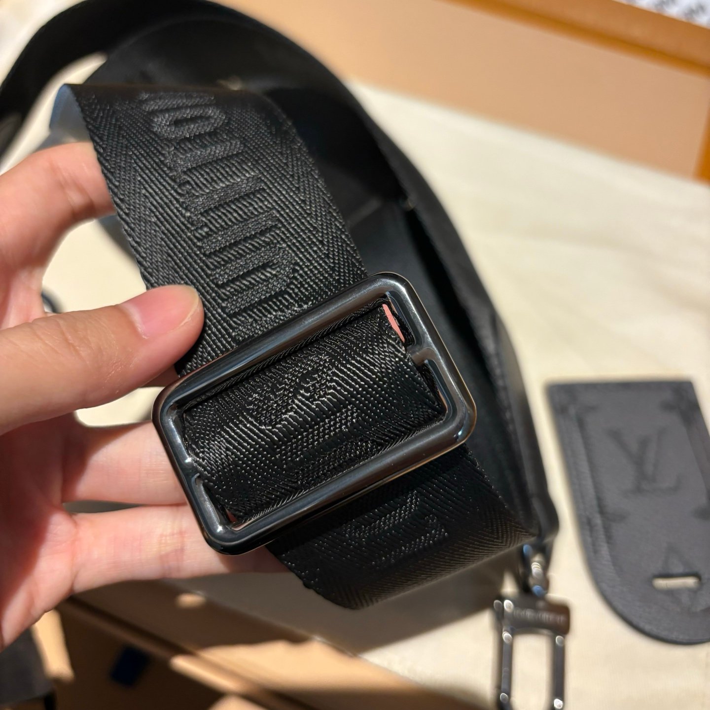 帶子細節實拍3 M46271(163C01)黑色keepall25男士枕頭包