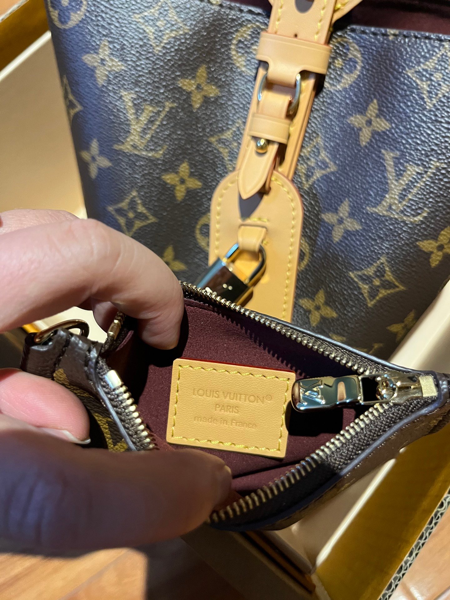 M12925(163C01)老花ALL IN BB手袋菜籃子 16 × 18 × 12 厘米(長 × 高 × 寬) 3 微信图片 20260802152113 1