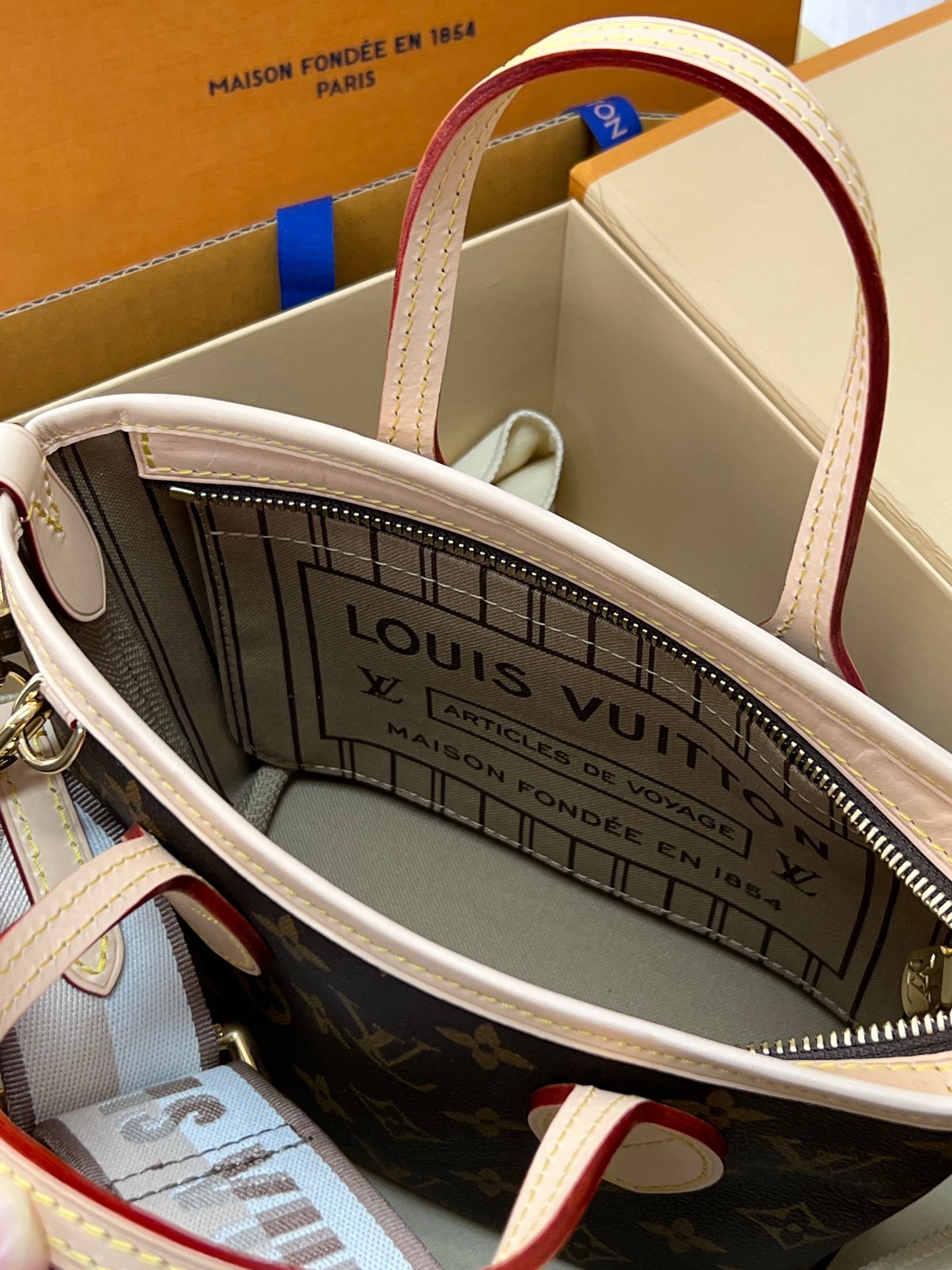M46705(163C01)老花NEVERFULL BB托特包 24 × 14 × 9 公分 (長度 × 高 × 寬) 10 微信图片 20260802152952