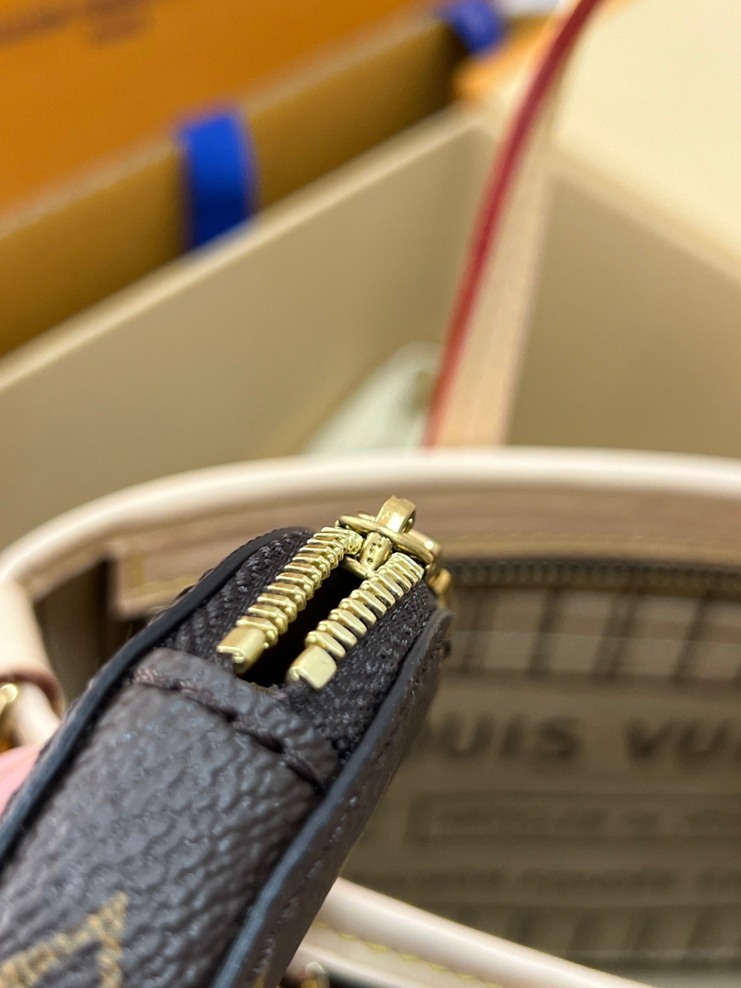 M46705(163C01)老花NEVERFULL BB托特包 24 × 14 × 9 公分 (長度 × 高 × 寬) 7 微信图片 20260802152958
