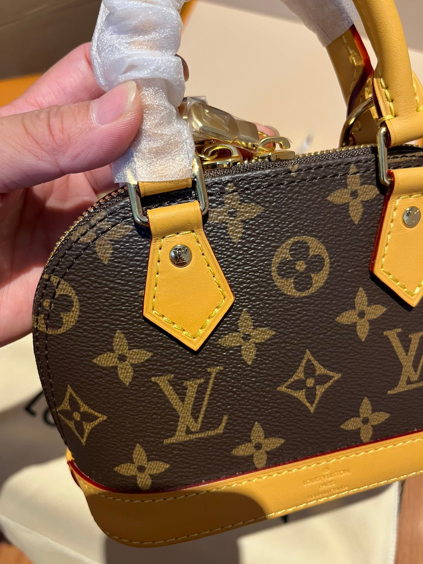 M82717(163C01)NANO ALMA 手袋 老花小贝壳包18 x 12 x 8 公分 (長度 x 高 x 寬) 5 微信图片 20260802153525