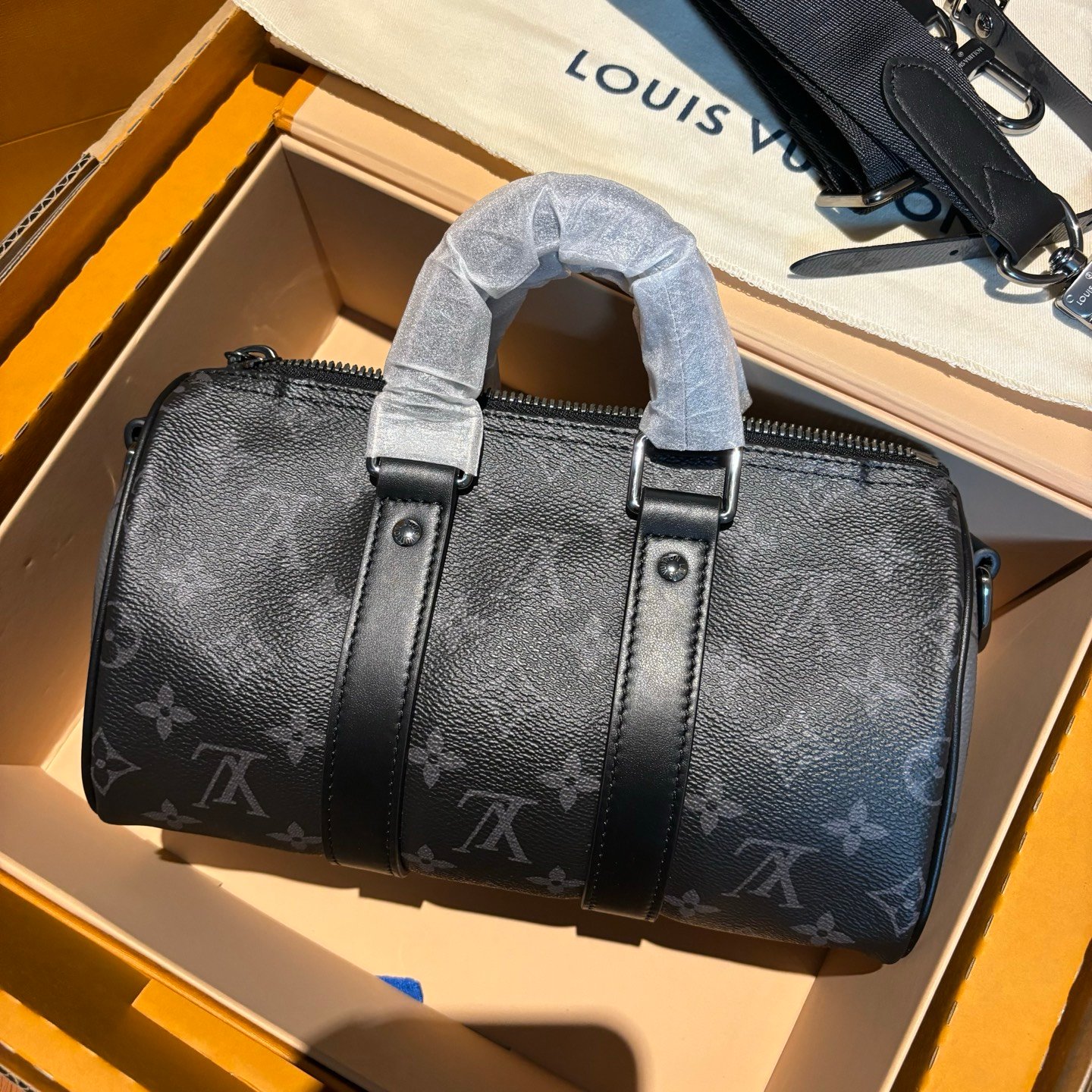 詳情圖 M46271(163C01)黑色keepall25男士枕頭包