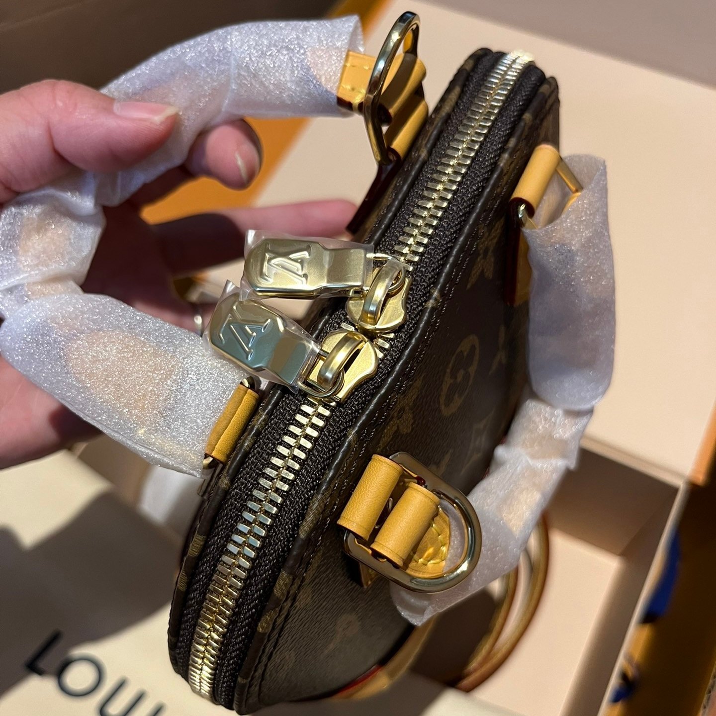 LV × NANO ALMA手袋老花經典貝殼包實拍圖純手工定制奢品正品級原單定制開模詳情圖4 LV × NANO ALMA手袋老花經典貝殼包實拍圖純手工定制奢品正品級原單定制開模