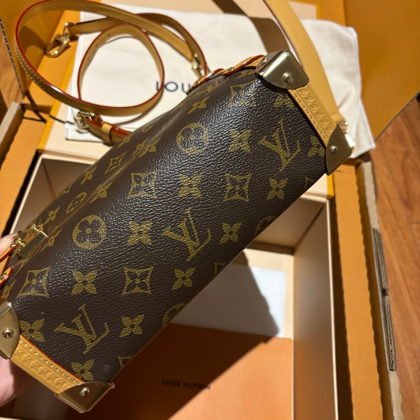 詳情圖6 M46358(163C01)老花Side Trunk中號 18 × 12.5 × 8 公分(長度 × 高 × 寬)