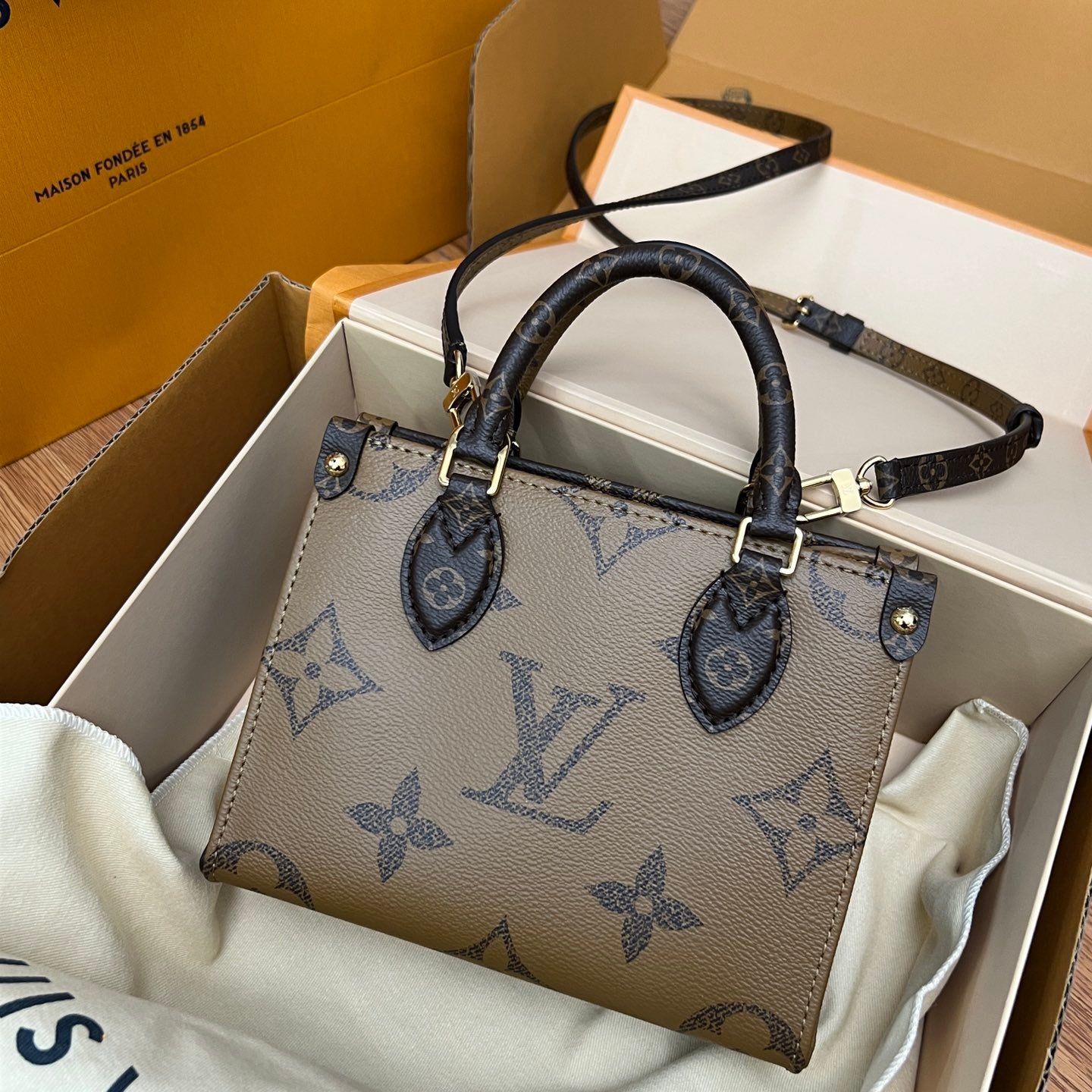 LV×ONTHEGOBB老花小號托特包實拍圖純手工定制奢品正品級原單定制開模首頁 LV×ONTHEGOBB老花小號托特包實拍圖純手工定制奢品正品級原單定制開模